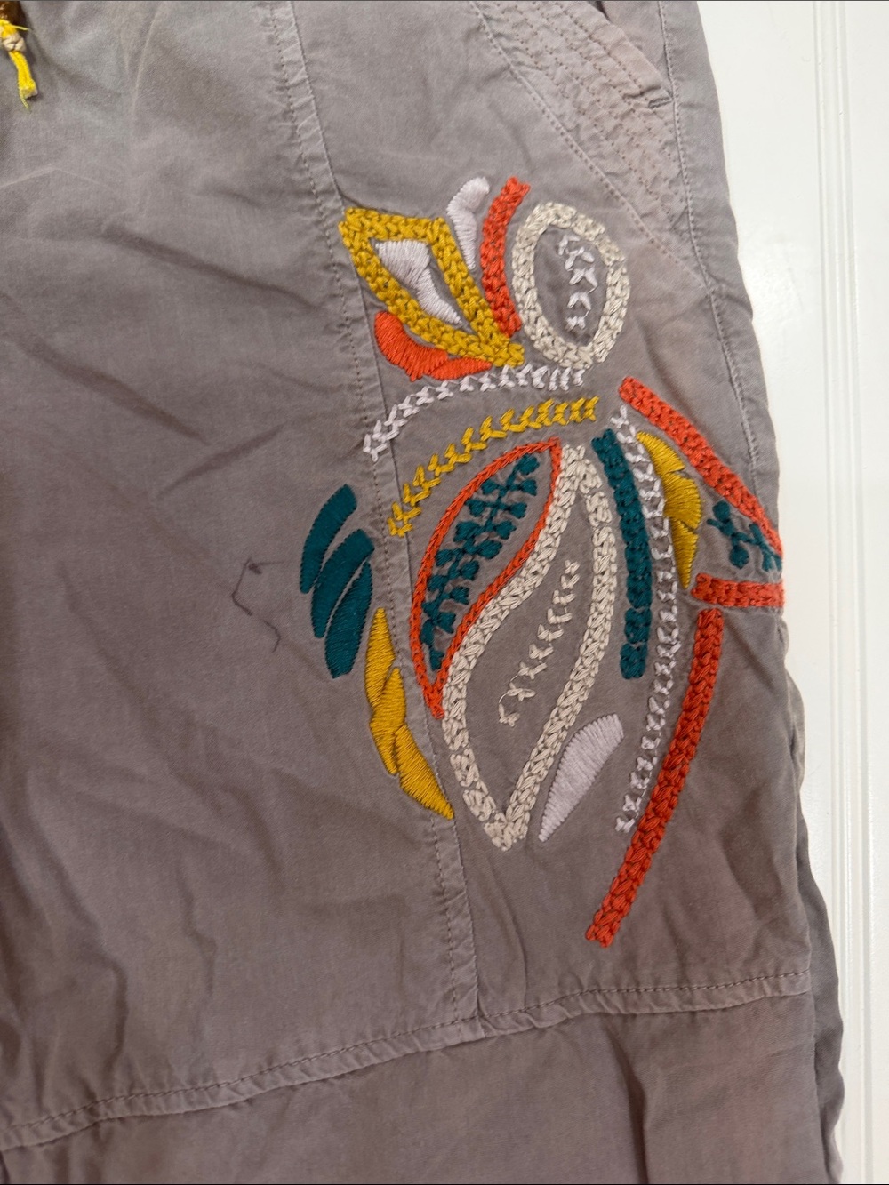 Anthropologie Embroidered Drawstring Jogger Pants Pockets Size Small - Picture 3 of 9